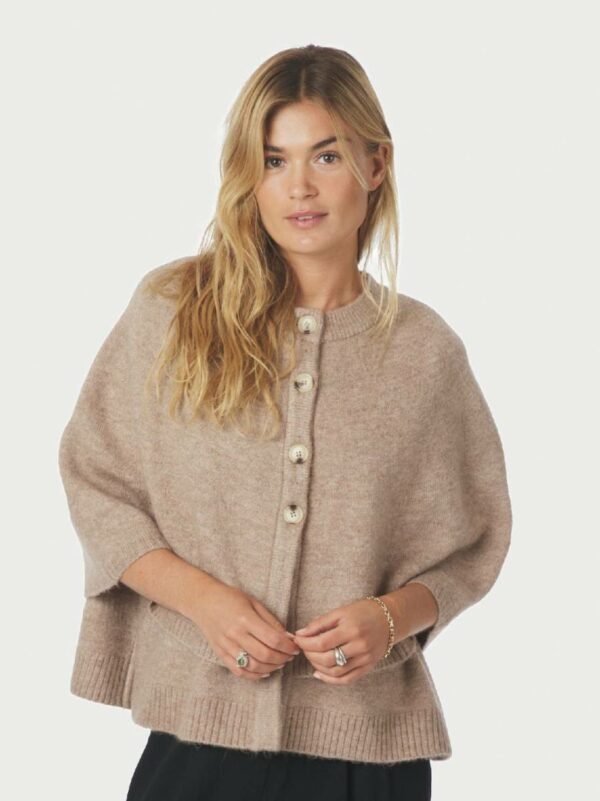 Neo Noir Josei double knit cape beige