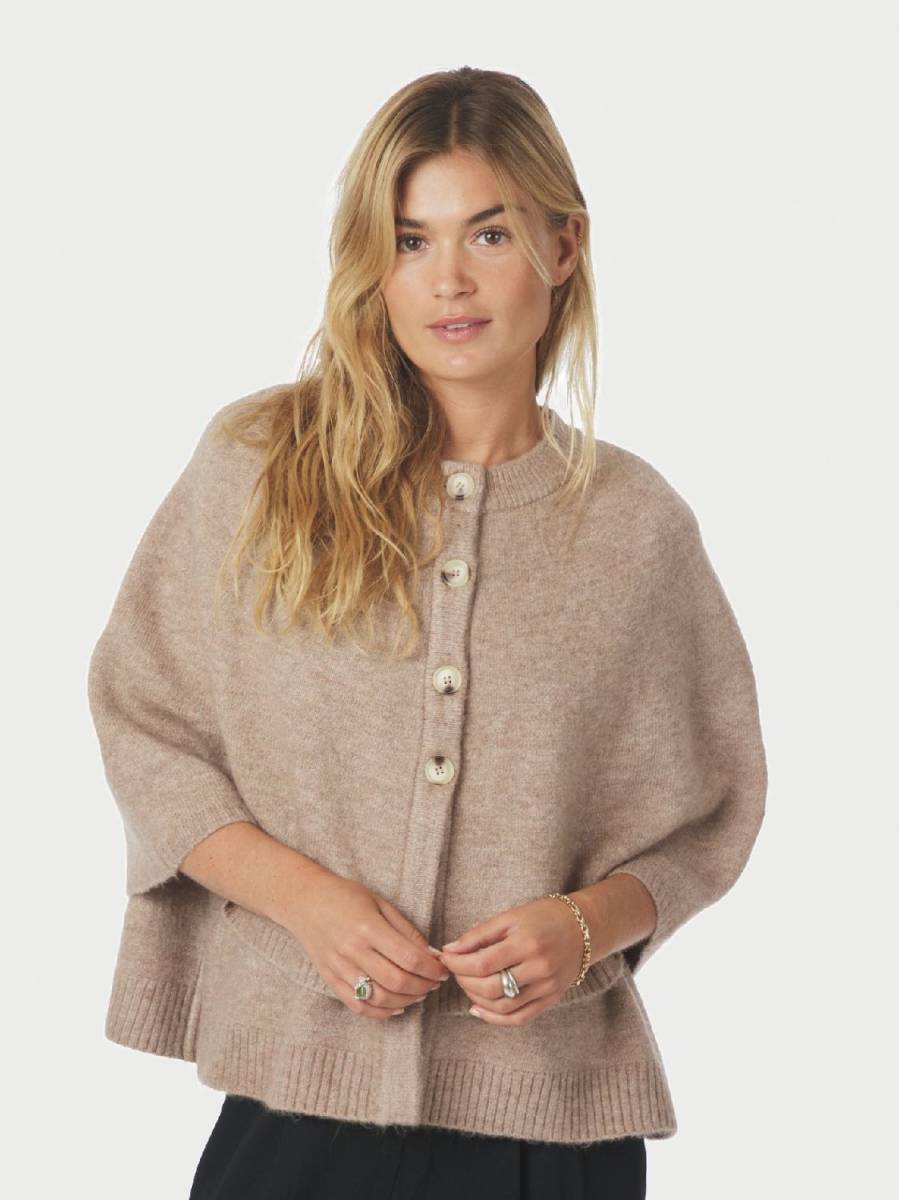 Neo Noir Josei double knit cape beige