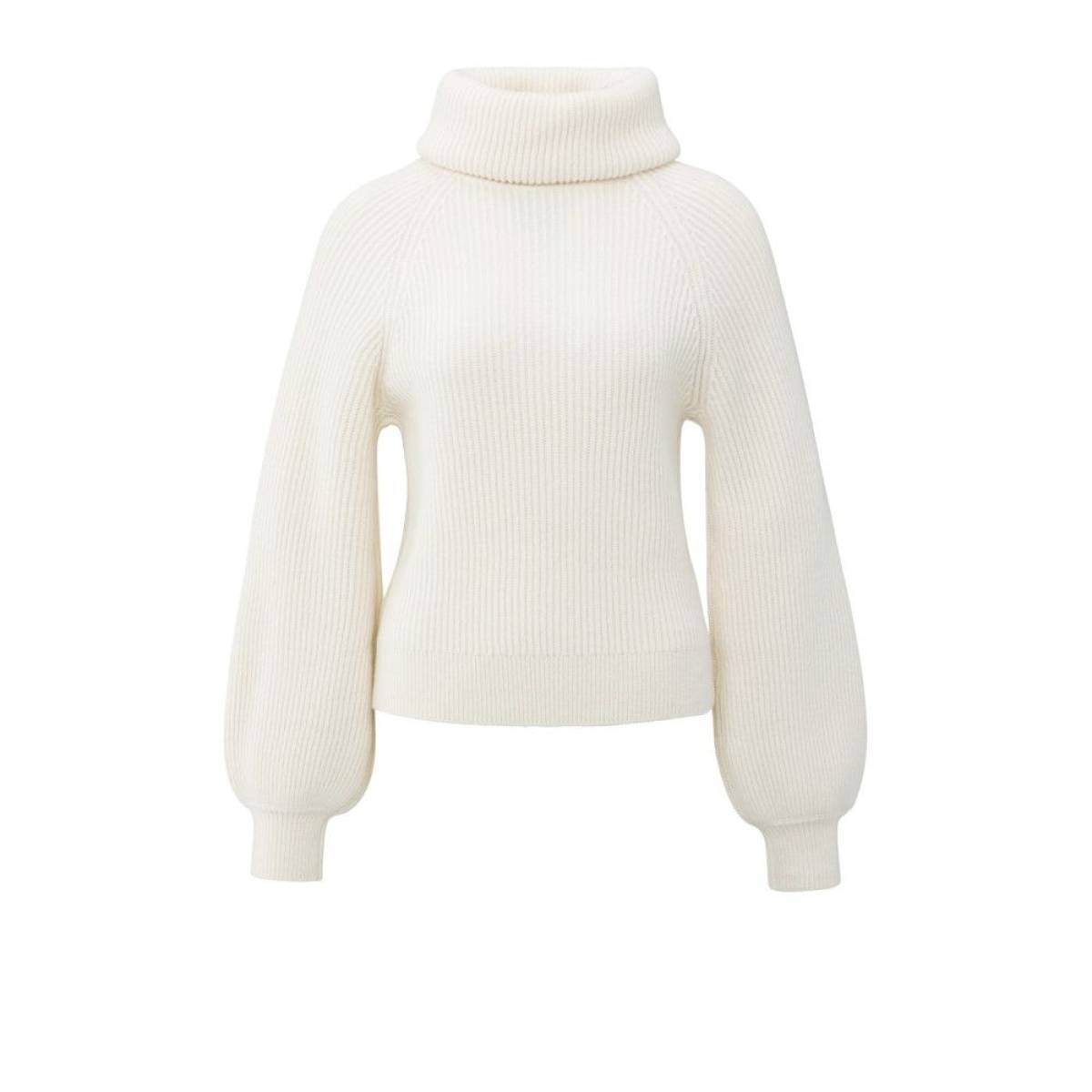 Yaya Trui met wijde col