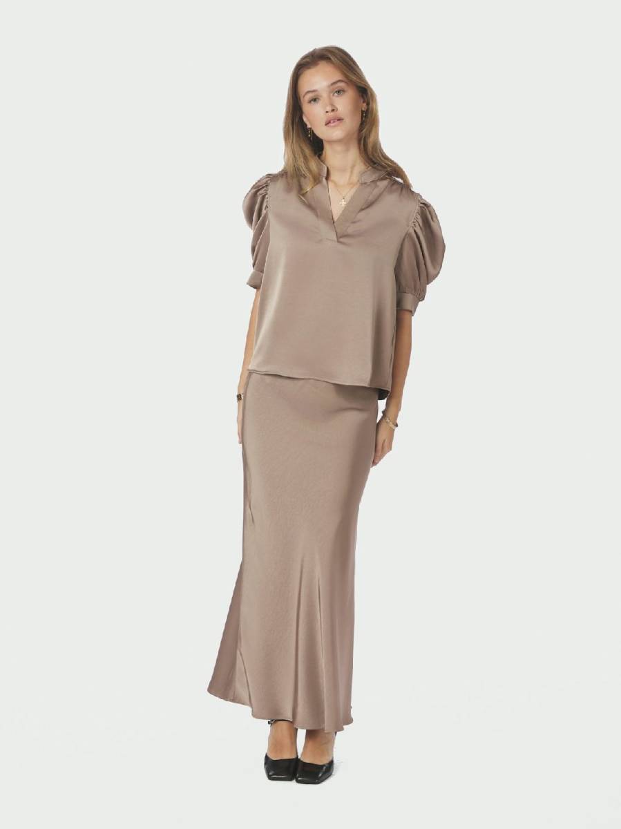 Neo Noir Roella heavy sateen blouse taupe