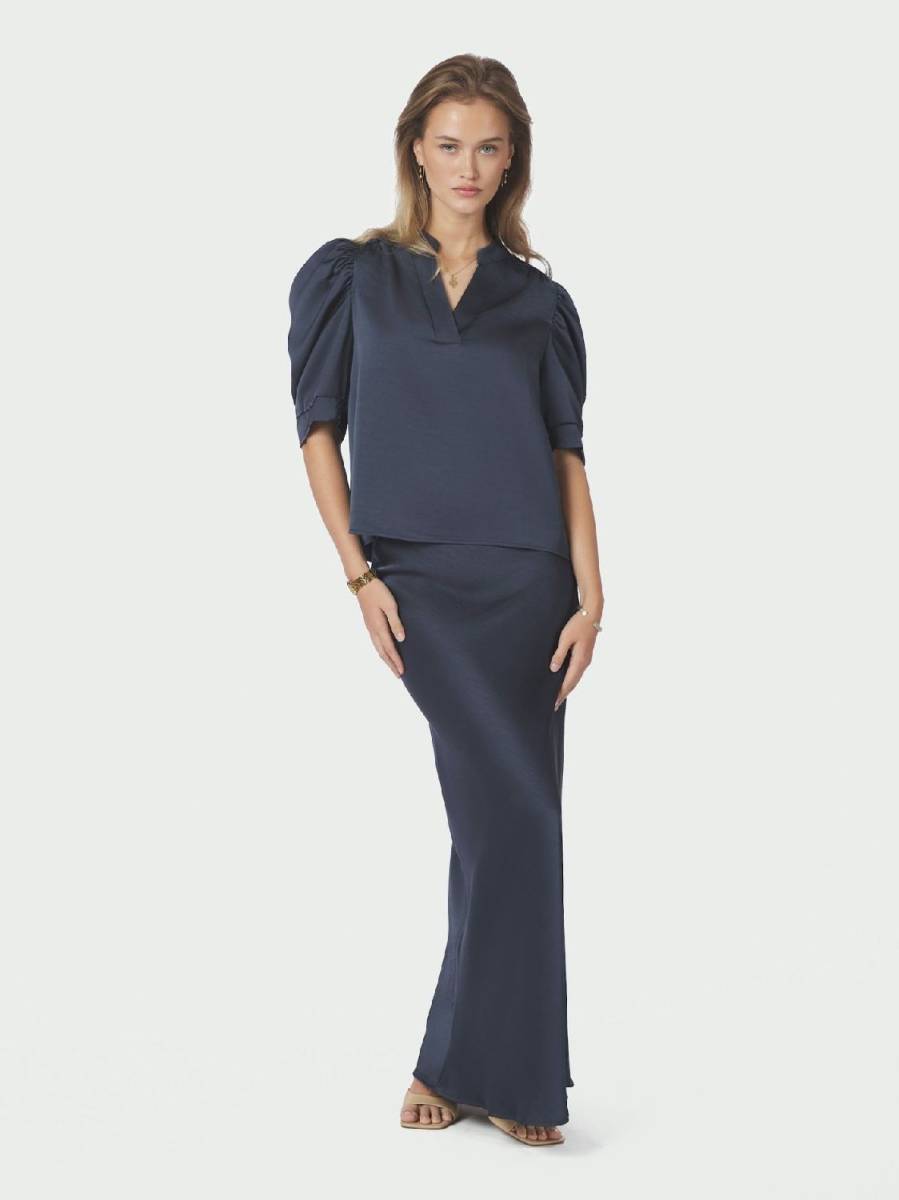 Neo Noir Roella heavy sateen blouse donkerblauw